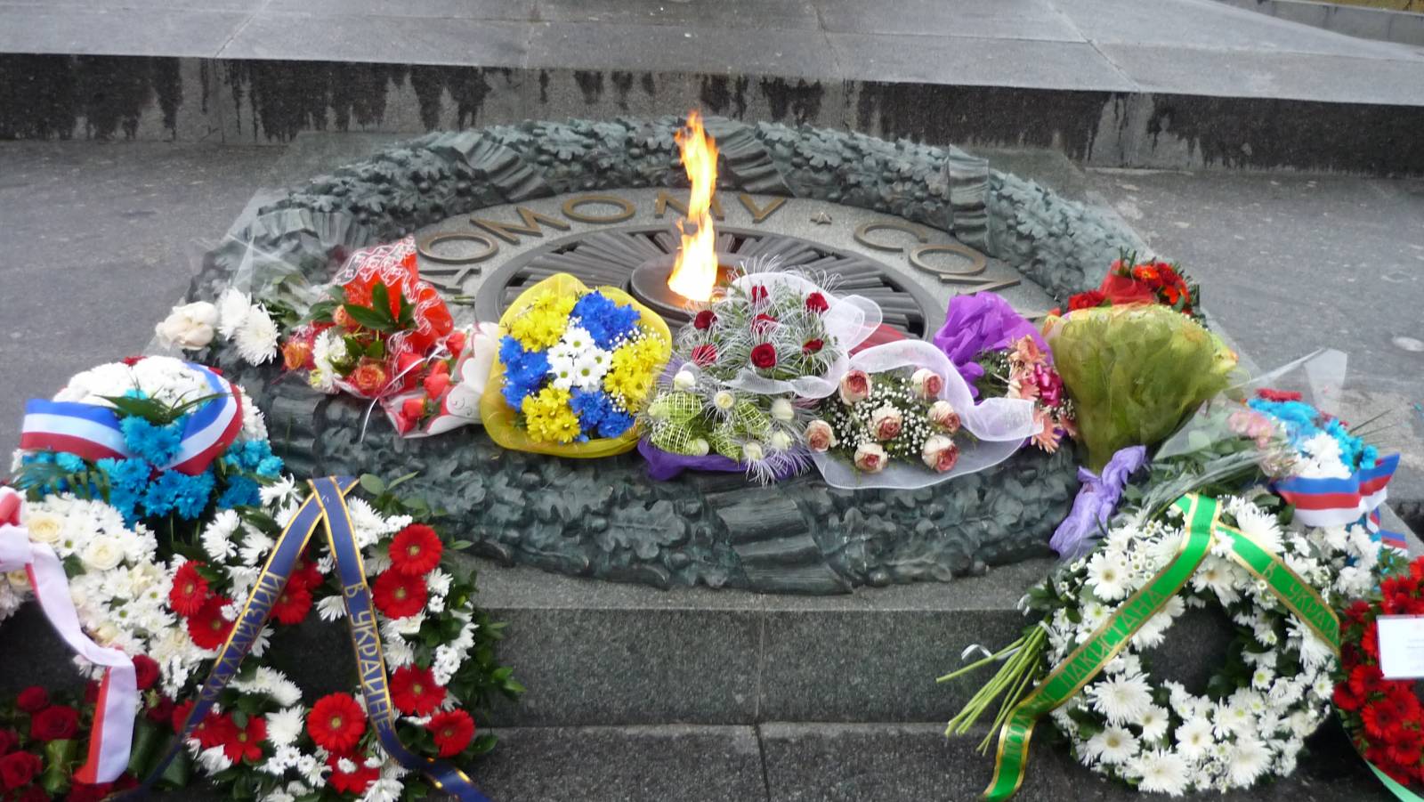 Как сделать памятник неизвестному солдату